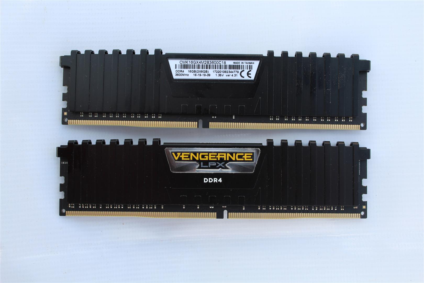 Corsair Vengeance LPX 16GB (2 X 8GB) DDR4 3600 (PC4-28800) C18 1.35V  Desktop Memory - Black CMK16GX4M2D3600C18